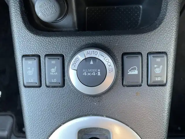 日産 エクストレイル 20Xtt 宮崎県 2012(平24)年 8万km ダイヤモンドブラック ４WD/ダウンヒルアシストコントロール/純正ナビ/（AVC－ZH77）（フルセグ）（BT）/クルーズコントロール/シートヒーター/（助手席シートヒーター付き）（リアシートヒーター付き）/パワーステアリング/パワーウィンドウ/純正アルミホイール/純正LEDライト/エアバックW/純正フロアマット/オートライト/ABS/ETC/AAC