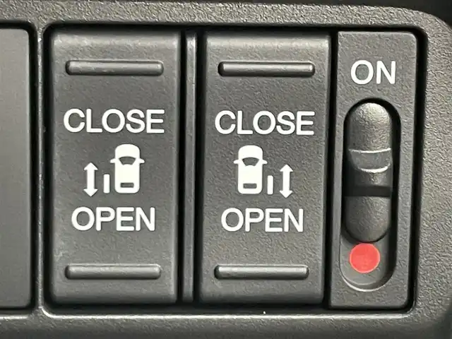 ホンダ フリード ハイブリット e:HEV クロスター 東京都 2025(令7)年 0.1千km ベージュ e:HEV クロスター　2LE40C3　6人　9インチナビ　LXM-242ZFNI(207680円)/登録済未使用車　/純正９型ナビ　/ホンダセンシング　/両側電動ドア　/ハーフレザー　/追従クルコン　/フルセグＴＶ　/Ｂｌｕｅｔｏｏｔｈ　/純正１５インチＡＷ　/LEDヘッド　/コーナーセンサー　/オートライト