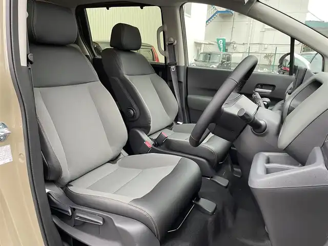 ホンダ フリード ハイブリット e:HEV クロスター 東京都 2025(令7)年 0.1千km ベージュ e:HEV クロスター　2LE40C3　6人　9インチナビ　LXM-242ZFNI(207680円)/登録済未使用車　/純正９型ナビ　/ホンダセンシング　/両側電動ドア　/ハーフレザー　/追従クルコン　/フルセグＴＶ　/Ｂｌｕｅｔｏｏｔｈ　/純正１５インチＡＷ　/LEDヘッド　/コーナーセンサー　/オートライト