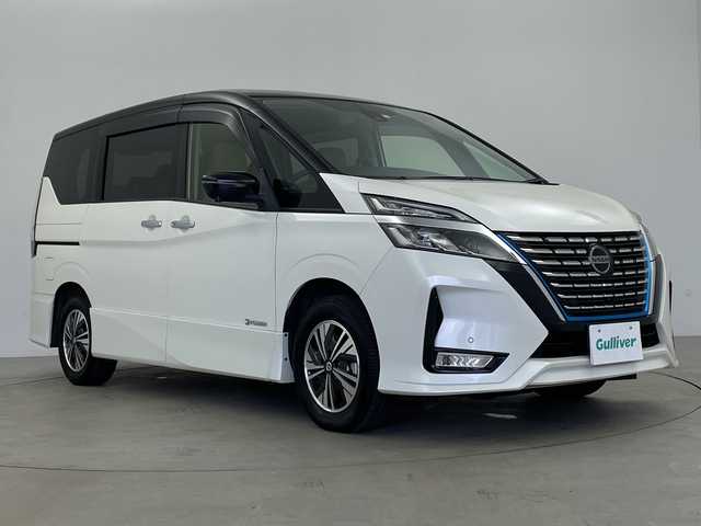 日産 セレナ e－パワー ハイウェイスター V 鹿児島県 2021(令3)年 4万km ブリリアントホワイトパール 2トーン 純正ナビ/（AM/FM/CD/DVD/Bluetooth)/フルセグTV/アラウンドビューモニター/フリップダウンモニター/プロパイロット/両側パワースライドドア/ハンズフリーオートスライド/前席シートヒーター/ステアリングヒーター/ステアリングリモコン/横滑り防止/衝突被害軽減ブレーキ/クルーズコントロール/レーンキープアシスト/オートライト/前後コーナーセンサー/LEDヘッドライト/フォグランプ/フロアマット/純正15インチアルミ/プッシュスタート
