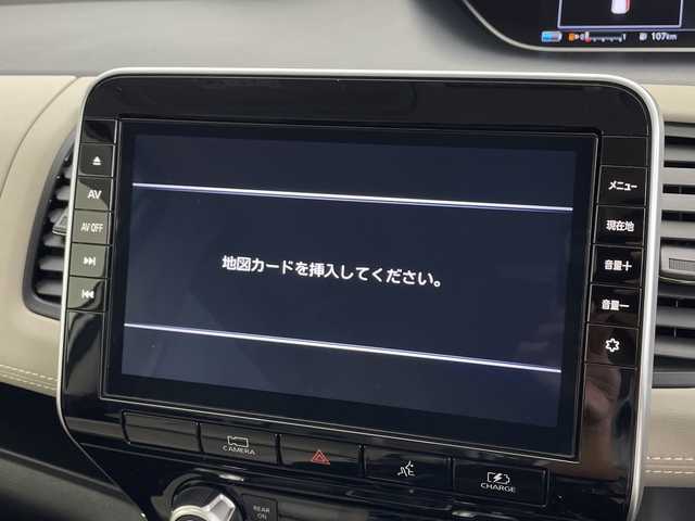 日産 セレナ e－パワー ハイウェイスター V 鹿児島県 2021(令3)年 4万km ブリリアントホワイトパール 2トーン 純正ナビ/（AM/FM/CD/DVD/Bluetooth)/フルセグTV/アラウンドビューモニター/フリップダウンモニター/プロパイロット/両側パワースライドドア/ハンズフリーオートスライド/前席シートヒーター/ステアリングヒーター/ステアリングリモコン/横滑り防止/衝突被害軽減ブレーキ/クルーズコントロール/レーンキープアシスト/オートライト/前後コーナーセンサー/LEDヘッドライト/フォグランプ/フロアマット/純正15インチアルミ/プッシュスタート