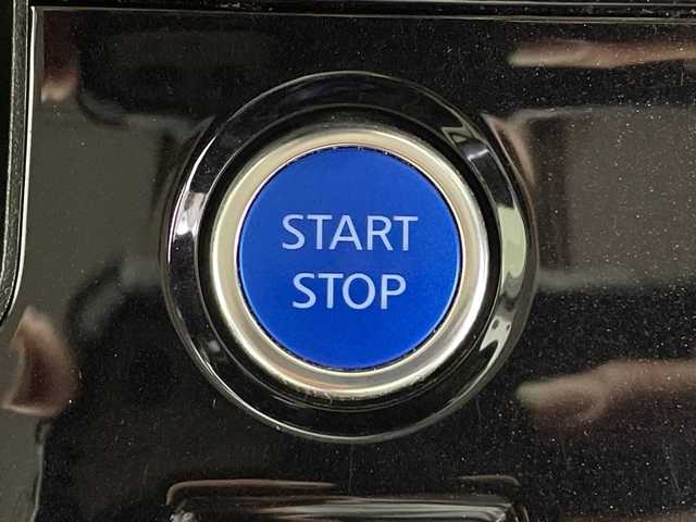 日産 セレナ e－パワー ハイウェイスター V 鹿児島県 2021(令3)年 4万km ブリリアントホワイトパール 2トーン 純正ナビ/（AM/FM/CD/DVD/Bluetooth)/フルセグTV/アラウンドビューモニター/フリップダウンモニター/プロパイロット/両側パワースライドドア/ハンズフリーオートスライド/前席シートヒーター/ステアリングヒーター/ステアリングリモコン/横滑り防止/衝突被害軽減ブレーキ/クルーズコントロール/レーンキープアシスト/オートライト/前後コーナーセンサー/LEDヘッドライト/フォグランプ/フロアマット/純正15インチアルミ/プッシュスタート