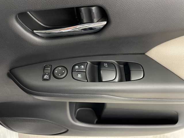 日産 セレナ e－パワー ハイウェイスター V 鹿児島県 2021(令3)年 4万km ブリリアントホワイトパール 2トーン 純正ナビ/（AM/FM/CD/DVD/Bluetooth)/フルセグTV/アラウンドビューモニター/フリップダウンモニター/プロパイロット/両側パワースライドドア/ハンズフリーオートスライド/前席シートヒーター/ステアリングヒーター/ステアリングリモコン/横滑り防止/衝突被害軽減ブレーキ/クルーズコントロール/レーンキープアシスト/オートライト/前後コーナーセンサー/LEDヘッドライト/フォグランプ/フロアマット/純正15インチアルミ/プッシュスタート