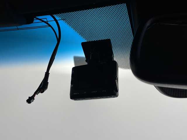 ホンダ ヴェゼル ハイブリッド RS ホンダセンシング 鹿児島県 2018(平30)年 4.9万km オーロラアメジストメタリック ホンダセンシング/・衝突軽減ブレーキ/・誤発進抑制機能/・アダプティブクルーズコントロール/・車線維持支援システム/純正SDリナビ/CD/DVD/BT/フルセグTV/バックカメラ/LEDオートライト/フォグランプ/合皮ハーフレザーシート/シートヒーター/純正18インチアルミホイール/パドルシフト/アイドリングストップ/スマートキー/ビルトインETC