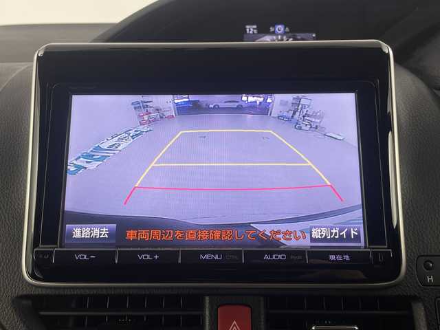 トヨタ エスクァイア ハイブリッド Gi 埼玉県 2015(平27)年 5.2万km スパークリングブラックパールクリスタルシャイン 純正9インチナビ　NSZT-Y64T/(Bluetooth/CD/DVD/AM/FM)/地デジフルセグ/バックカメラ/前後ドライブレコーダー/ETC/クルーズコントロール/運転席・助手席シートヒーター/ワイヤレス充電/プッシュスタート/ステアリングリモコン/両側パワースライドドア/ロールサンシェード/ウィンカーミラー/電動格納ミラー/フロントフォグランプ/純正フロアマット/純正ドアバイザー/純正15インチアルミホイール