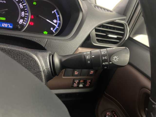 トヨタ エスクァイア ハイブリッド Gi 埼玉県 2015(平27)年 5.2万km スパークリングブラックパールクリスタルシャイン 純正9インチナビ　NSZT-Y64T/(Bluetooth/CD/DVD/AM/FM)/地デジフルセグ/バックカメラ/前後ドライブレコーダー/ETC/クルーズコントロール/運転席・助手席シートヒーター/ワイヤレス充電/プッシュスタート/ステアリングリモコン/両側パワースライドドア/ロールサンシェード/ウィンカーミラー/電動格納ミラー/フロントフォグランプ/純正フロアマット/純正ドアバイザー/純正15インチアルミホイール