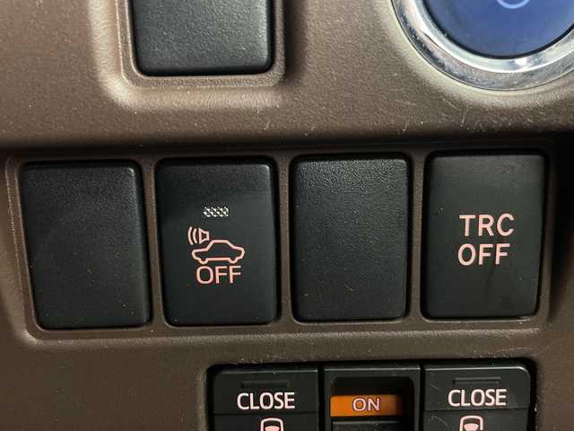 トヨタ エスクァイア ハイブリッド Gi 埼玉県 2015(平27)年 5.2万km スパークリングブラックパールクリスタルシャイン 純正9インチナビ　NSZT-Y64T/(Bluetooth/CD/DVD/AM/FM)/地デジフルセグ/バックカメラ/前後ドライブレコーダー/ETC/クルーズコントロール/運転席・助手席シートヒーター/ワイヤレス充電/プッシュスタート/ステアリングリモコン/両側パワースライドドア/ロールサンシェード/ウィンカーミラー/電動格納ミラー/フロントフォグランプ/純正フロアマット/純正ドアバイザー/純正15インチアルミホイール