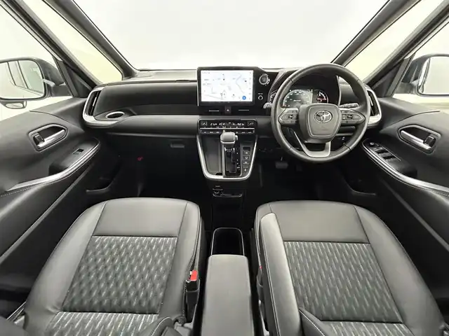 トヨタ ノア S－Z 熊本県 2022(令4)年 0.9万km ホワイトパールクリスタルシャイン 禁煙車　/モデリスタエアロ（Ｆ）/純正１０．５インチディスプレイオーディオ（ApplCarPlay・AndroidAuto・フルセグ・BT・HDMI・USB）　/純正13.2インチフリップダウンモニター　/レーダークルーズコントロール/バックカメラ　/ＥＴＣ２．０　/両側パワースライドドア　/前後クリアランスソナー　/前席シートヒーター/衝突軽減ブレーキ/駐車時支援パーキングサポートシステム/レーンキープアシスト/横滑り防止/前後クリアランスソナー/パーキングアシスト/ハーフレザーシート/社外フロアマット/純正17インチAW/オートライト/オートマチックハイビーム/フォグライト/スマートキー/プッシュスタート/スペアキー1本/保証書/取扱説明書