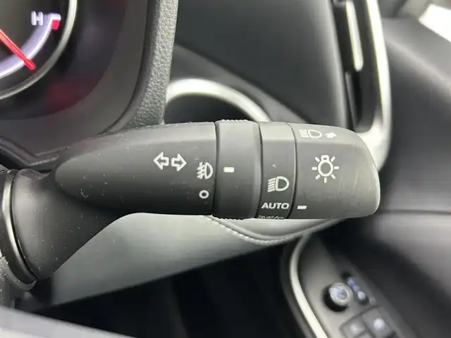 トヨタ ノア S－Z 熊本県 2022(令4)年 0.9万km ホワイトパールクリスタルシャイン 禁煙車　/モデリスタエアロ（Ｆ）/純正１０．５インチディスプレイオーディオ（ApplCarPlay・AndroidAuto・フルセグ・BT・HDMI・USB）　/純正13.2インチフリップダウンモニター　/レーダークルーズコントロール/バックカメラ　/ＥＴＣ２．０　/両側パワースライドドア　/前後クリアランスソナー　/前席シートヒーター/衝突軽減ブレーキ/駐車時支援パーキングサポートシステム/レーンキープアシスト/横滑り防止/前後クリアランスソナー/パーキングアシスト/ハーフレザーシート/社外フロアマット/純正17インチAW/オートライト/オートマチックハイビーム/フォグライト/スマートキー/プッシュスタート/スペアキー1本/保証書/取扱説明書