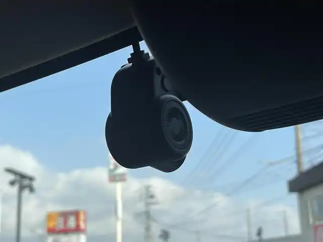 スズキ スペーシア カスタム HYBRID XS 佐賀県 2021(令3)年 6.4万km スチールシルバーM デュアルセンサーブレーキサポート/リアセンサー/レーダークルーズコントロール/純正8型SDナビ/・バックカメラ/・フルセグTV/BT/CD/DVD/前後ドライブレコーダー/両側パワースライドドア/純正15インチAW/LEDヘッドライト/オートライト/フォグランプ/ハーフレザーシート（合皮）/D席シートヒーター/ETC/革巻きステアリング/ヘッドアップディスプレイ/リアサーキュレーター/リアサンシェード/リアシートテーブル/プッシュスタート/スペアキー×1