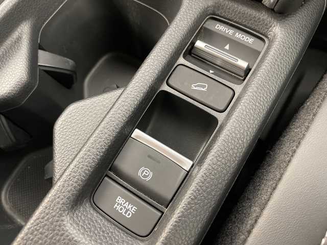 ホンダ ヴェゼル ハイブリッド e:HEV Z 富山県 2024(令6)年 1.7万km プレミアムサンライトホワイトパール ４WD/純正ナビ9インチ/（BT/CD/DVD/FM/AM/USB/Apple Car Play/Android Auto)/フルセグTV/プレミアムサウンド/全方位カメラ/バックカメラ/衝突被害軽減ブレーキ/横滑り防止装置/盗難防止装置/アダプティブクルーズコントロール/レーンキープアシスト/ブラインドスポットモニター/オートマチッックハイビーム/ダウンヒルアシストコントロール/電動リアゲート/置くだけ充電（ワイヤレス充電）/シートヒーター/ETC/ドライブレコーダー前後/スマートキー/プッシュスタート/ドアバイザー