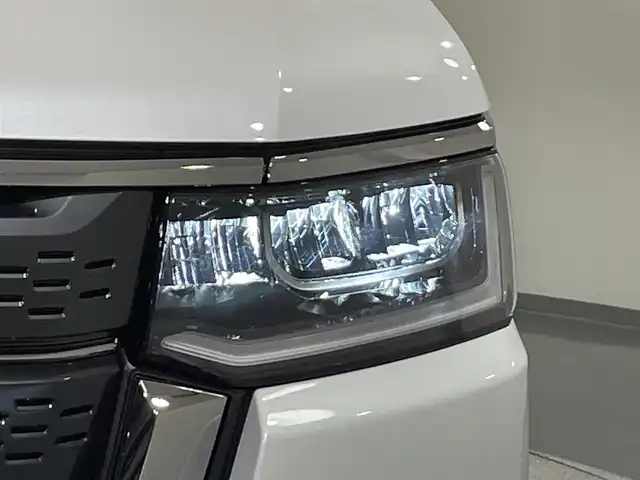 ホンダ ステップワゴン スパーダ eHEV 愛知県 2025(令7)年 0.1万km未満 プラチナホワイトパール 登録済未使用車/11.4インチナビHonda CONNECTナビ /(LXM-247VFLi)/ホンダセンシング/衝突軽減ブレーキ/両側パワースライドドア/レーダークルーズコントロール/レーンキープアシスト/コーナーセンサー/ブラインドスポットモニター/踏み間違い防止システム/シートヒーター/パワーテールゲート　/ＬＥＤヘッドライト/2列目オットマン/リアシェード/全列USBチャージャー