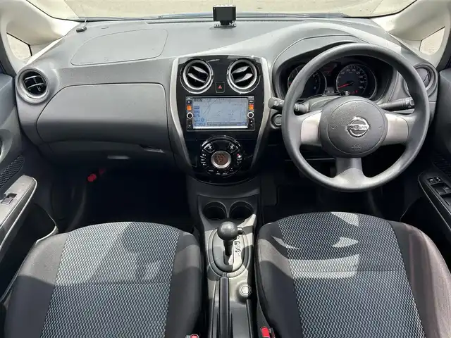 日産 ノート X エマージェンシーブレーキ 東京都 2014(平26)年 6.6万km シャイニングブルー 純正SDナビ【MC314D-W】/(DVD/フルセグTV/Bluetooth/USB)/アラウンドビューモニター/ETC/エマージェンシーブレーキ/車線逸脱警報/横滑り防止機能/踏み間違い防止機能/盗難防止装置/コーナーセンサー/自動防眩ミラー/スマートキー/純正フロアマット/保証書/記録簿/取扱説明書