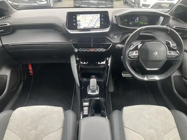 プジョー ２０８ GT ライン 熊本県 2020(令2)年 0.1万km未満 赤 純正メモリナビ（Bluetooth、AppleCarPlay）/バックカメラ/ワイヤレス充電/コーナーセンサー/ハーフレザーシート/純正17インチアルミホイール/LEDヘッドライト/ETC