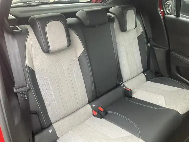 プジョー ２０８ GT ライン 熊本県 2020(令2)年 0.1万km未満 赤 純正メモリナビ（Bluetooth、AppleCarPlay）/バックカメラ/ワイヤレス充電/コーナーセンサー/ハーフレザーシート/純正17インチアルミホイール/LEDヘッドライト/ETC