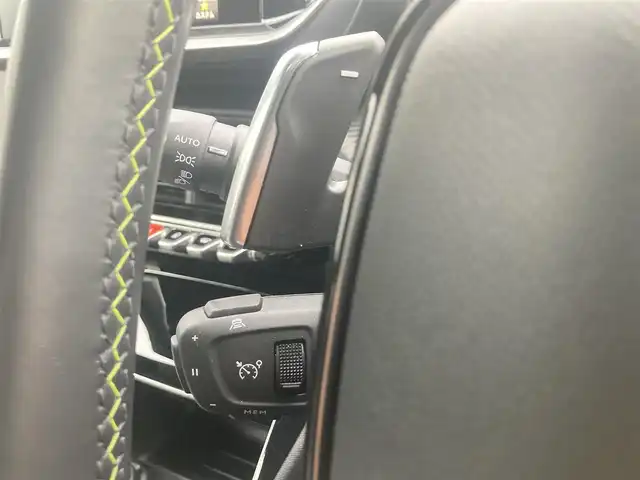 プジョー ２０８ GT ライン 熊本県 2020(令2)年 0.1万km未満 赤 純正メモリナビ（Bluetooth、AppleCarPlay）/バックカメラ/ワイヤレス充電/コーナーセンサー/ハーフレザーシート/純正17インチアルミホイール/LEDヘッドライト/ETC