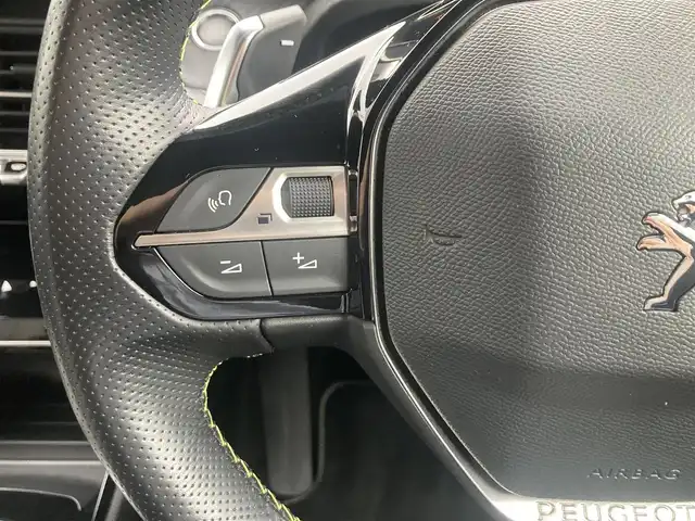 プジョー ２０８ GT ライン 熊本県 2020(令2)年 0.1万km未満 赤 純正メモリナビ（Bluetooth、AppleCarPlay）/バックカメラ/ワイヤレス充電/コーナーセンサー/ハーフレザーシート/純正17インチアルミホイール/LEDヘッドライト/ETC