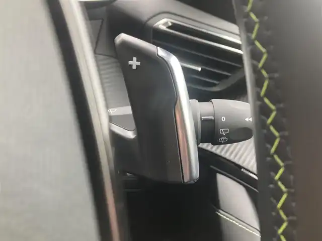 プジョー ２０８ GT ライン 熊本県 2020(令2)年 0.1万km未満 赤 純正メモリナビ（Bluetooth、AppleCarPlay）/バックカメラ/ワイヤレス充電/コーナーセンサー/ハーフレザーシート/純正17インチアルミホイール/LEDヘッドライト/ETC