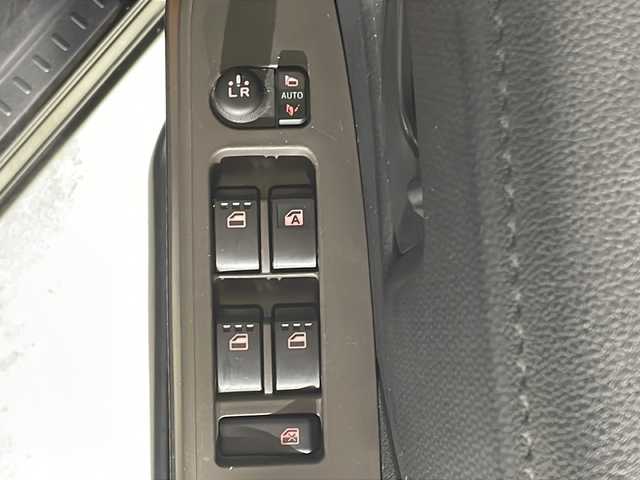 ダイハツ トール G 福岡県 2021(令3)年 3.9万km ブラックマイカメタリック ・純正ナビ/・CD/DVD/・Bluetooth/・iPod/・フルセグTV/・Bカメラ/・アイドリングストップ/・横滑り防止システム/・衝突軽減ブレーキシステム/・パーキングアシスト