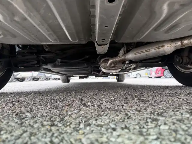 トヨタ ノア ハイブリッド G 千葉県 2015(平27)年 2.9万km シルバーM 純正SDナビ（AM/FM/CD/DVD/フルセグTV/Bluetooth）/バックカメラ/ドライブレコーダー/クルーズコントロール/ワイヤレス充電器（置くだけ充電）/片側パワースライドドア/ETC/純正ホイール/LEDヘッドライト/WAC/プッシュスタート/スペアキー/保証書/取り扱い説明書