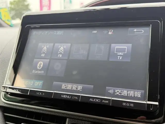 トヨタ ノア ハイブリッド G 千葉県 2015(平27)年 2.9万km シルバーM 純正SDナビ（AM/FM/CD/DVD/フルセグTV/Bluetooth）/バックカメラ/ドライブレコーダー/クルーズコントロール/ワイヤレス充電器（置くだけ充電）/片側パワースライドドア/ETC/純正ホイール/LEDヘッドライト/WAC/プッシュスタート/スペアキー/保証書/取り扱い説明書