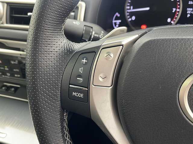 レクサス ＧＳ 250 Fスポーツ 栃木県 2015(平27)年 7.2万km ホワイトノーヴァガラスフレーク 純正ナビ/ 【AM/FM/CD/DVD/SD/USB/AUX/BT】/フルセグTV/バックガイドカメラ/サンルーフ/クリアランスソナー/ブラインドスポットモニター/レザーシート/前席パワーシート/運転席シートメモリー/前席シートヒーター/前席エアシート/パワートランクリッド/リア電動シェード/パドルシフト/横滑り防止装置/ETC