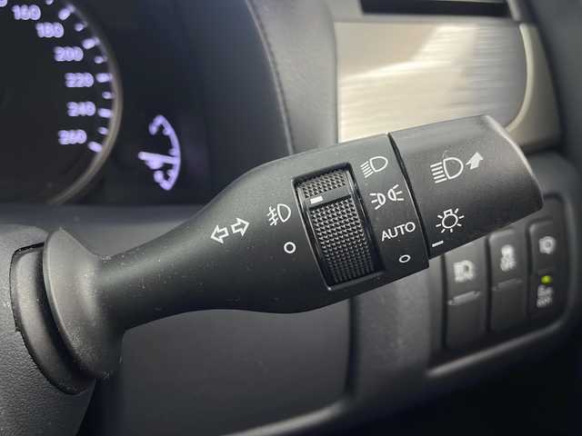 レクサス ＧＳ 250 Fスポーツ 栃木県 2015(平27)年 7.2万km ホワイトノーヴァガラスフレーク 純正ナビ/ 【AM/FM/CD/DVD/SD/USB/AUX/BT】/フルセグTV/バックガイドカメラ/サンルーフ/クリアランスソナー/ブラインドスポットモニター/レザーシート/前席パワーシート/運転席シートメモリー/前席シートヒーター/前席エアシート/パワートランクリッド/リア電動シェード/パドルシフト/横滑り防止装置/ETC