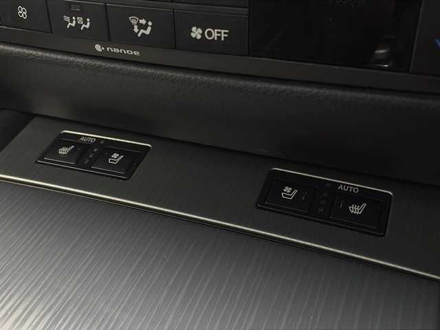 レクサス ＧＳ 250 Fスポーツ 栃木県 2015(平27)年 7.2万km ホワイトノーヴァガラスフレーク 純正ナビ/ 【AM/FM/CD/DVD/SD/USB/AUX/BT】/フルセグTV/バックガイドカメラ/サンルーフ/クリアランスソナー/ブラインドスポットモニター/レザーシート/前席パワーシート/運転席シートメモリー/前席シートヒーター/前席エアシート/パワートランクリッド/リア電動シェード/パドルシフト/横滑り防止装置/ETC