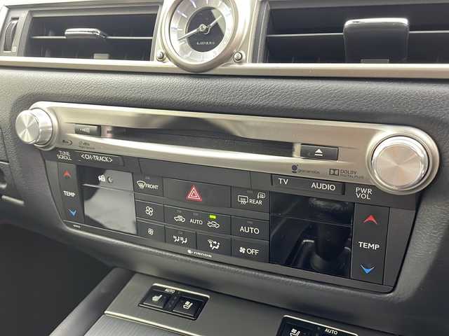 レクサス ＧＳ 250 Fスポーツ 栃木県 2015(平27)年 7.2万km ホワイトノーヴァガラスフレーク 純正ナビ/ 【AM/FM/CD/DVD/SD/USB/AUX/BT】/フルセグTV/バックガイドカメラ/サンルーフ/クリアランスソナー/ブラインドスポットモニター/レザーシート/前席パワーシート/運転席シートメモリー/前席シートヒーター/前席エアシート/パワートランクリッド/リア電動シェード/パドルシフト/横滑り防止装置/ETC