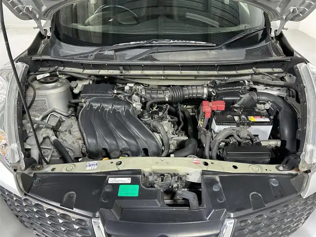 日産 ジューク 15RX タイプV 佐賀県 2012(平24)年 5.2万km ダイヤモンドシルバー 純正7インチナビ/ワンセグTV/Bluetooth/CD/DVD/バックカメラ/ETC/革巻きステアリング/オートエアコン/オートライト/フォグランプ/フロアマット/ドアバイザー/電動格納ミラー/プッシュスタート/スマートキー/スペアキー1本