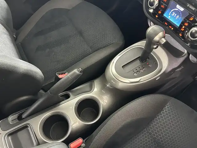 日産 ジューク 15RX タイプV 佐賀県 2012(平24)年 5.2万km ダイヤモンドシルバー 純正7インチナビ/ワンセグTV/Bluetooth/CD/DVD/バックカメラ/ETC/革巻きステアリング/オートエアコン/オートライト/フォグランプ/フロアマット/ドアバイザー/電動格納ミラー/プッシュスタート/スマートキー/スペアキー1本