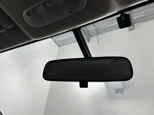 日産 ジューク 15RX タイプV 佐賀県 2012(平24)年 5.2万km ダイヤモンドシルバー 純正7インチナビ/ワンセグTV/Bluetooth/CD/DVD/バックカメラ/ETC/革巻きステアリング/オートエアコン/オートライト/フォグランプ/フロアマット/ドアバイザー/電動格納ミラー/プッシュスタート/スマートキー/スペアキー1本