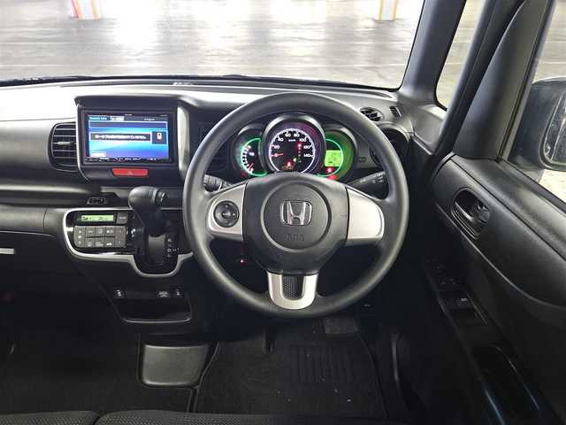 ホンダ Ｎ ＢＯＸ G Lパッケージ 富山県 2015(平27)年 5万km スマートブラック 〇社外ナビ/〇フルセグTV/〇パワースライドドア（片側）/〇バックカメラ/〇ETC/〇アイドリングストップ/〇ハロゲンヘッドランプ/〇純正14インチフルホイールキャップ/〇ウレタン製ステアリングホイール/〇ステアリングスイッチ/〇オートエアコン/〇シートヒーター/〇プッシュエンジンスタート/スマートキーシステム/〇禁煙車