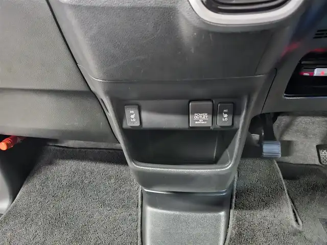 ホンダ Ｎ ＢＯＸ G Lパッケージ 富山県 2015(平27)年 5万km スマートブラック 〇社外ナビ/〇フルセグTV/〇パワースライドドア（片側）/〇バックカメラ/〇ETC/〇アイドリングストップ/〇ハロゲンヘッドランプ/〇純正14インチフルホイールキャップ/〇ウレタン製ステアリングホイール/〇ステアリングスイッチ/〇オートエアコン/〇シートヒーター/〇プッシュエンジンスタート/スマートキーシステム/〇禁煙車