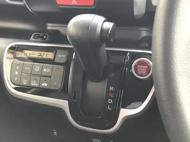 ホンダ Ｎ ＢＯＸ G Lパッケージ 富山県 2015(平27)年 5万km スマートブラック 〇社外ナビ/〇フルセグTV/〇パワースライドドア（片側）/〇バックカメラ/〇ETC/〇アイドリングストップ/〇ハロゲンヘッドランプ/〇純正14インチフルホイールキャップ/〇ウレタン製ステアリングホイール/〇ステアリングスイッチ/〇オートエアコン/〇シートヒーター/〇プッシュエンジンスタート/スマートキーシステム/〇禁煙車