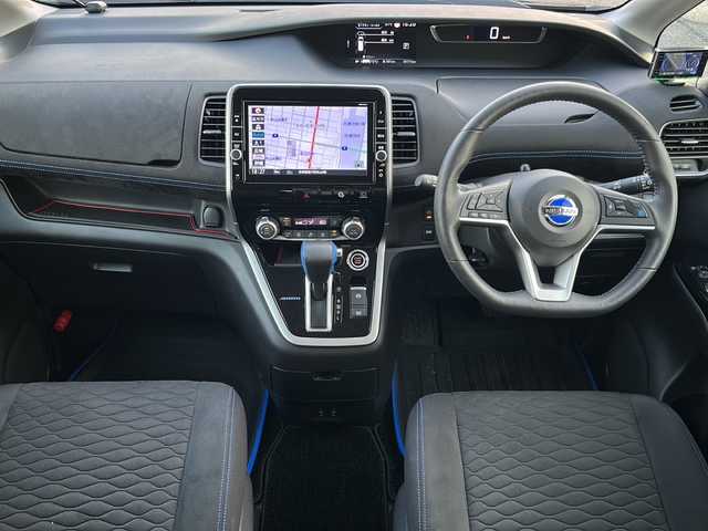 日産 セレナ オーテック セーフティパッケージ 道北・旭川 2019(平31)年 1.1万km ダイヤモンドブラック ・４WD/・禁煙車/・寒冷地仕様/・純正9型ナビ/　CD/DVD/BD/フルセグTV/BT/SD/MS/USB/AUX/・純正フリップダウンモニター/・両側電動スライドドア/・左ハンズフリードア/・プロパイロット/・エマージェンシーブレーキ/・レーンキープアシスト/・ハンドル支援/・アラウンドビューモニター/・デジタルインナーミラー/・パーキングアシスト/・コーナーセンサー/・ステアリングヒーター/・LEDヘッドライト/・純正15インチAW冬タイヤ積込/・純正エンジンスターター/・ドライブレコーダー/・前席シートヒーター/・USB給電5個/・後席サンシェード/・純正フロアマット/・保証書/・取説