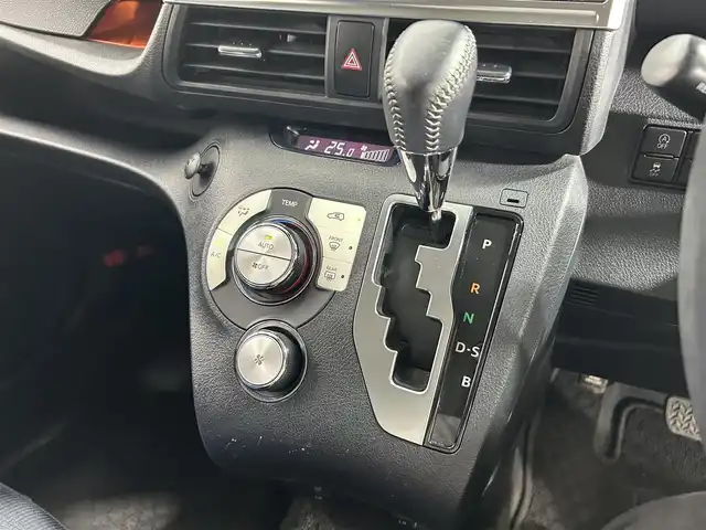 トヨタ シエンタ G 大阪府 2016(平28)年 2万km レッドマイカM 純正ナビ(フルセグ/DVD再生/Bluetooth) バックカメラ ETC 両側パワースライドドア 衝突軽減 トヨタセーフティセンス オートライト スマートキー 前後ドラレコ