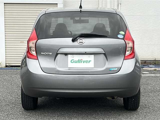 日産 ノート X 千葉県 2013(平25)年 6.3万km ダークメタルグレー ナビ　ＭＭ１１２－Ｗ　バックカメラ　ＣＤ　ＴＶ　ＩＰＯＤＳ　ＥＴＣ　前方ドライブレコーダー　オートライト機能　スマートキー　プッシュスタート Ｗエアバッグ 純正フロアマット　社外１５インチブラックＡＷ