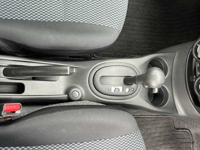 日産 ノート X 千葉県 2013(平25)年 6.3万km ダークメタルグレー ナビ　ＭＭ１１２－Ｗ　バックカメラ　ＣＤ　ＴＶ　ＩＰＯＤＳ　ＥＴＣ　前方ドライブレコーダー　オートライト機能　スマートキー　プッシュスタート Ｗエアバッグ 純正フロアマット　社外１５インチブラックＡＷ