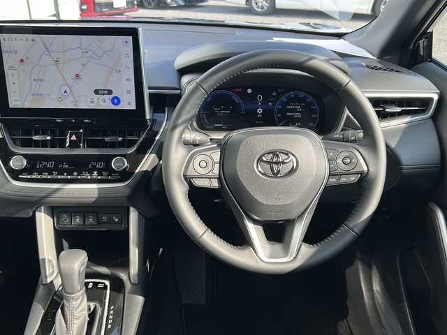 トヨタ カローラ クロス ハイブリッド Z 山形県 2025(令7)年 0.1万km スパークリングブラックパールクリスタルシャイン 登録時走行距離453km/4WD/純正ディスプレイオーディオ/Bluetooth/全方位カメラ/レーダークルーズコントロール/ビルトインETC2.0/ブラインドスポットモニター/ハーフレザーシート/前席シートヒーター/ステアリングヒーター/革巻きステアリング/三眼ヘッドフライト/オートライト/オートマチックハイビーム/LEDヘッドライト/フォグランプ/トヨタセーフティーセンス/アドバンスパーク/衝突軽減システム/レーンキープアシスト/ブラインドスポットモニター/パワーバックドア/電動格納ミラー
