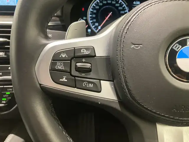 ＢＭＷ ５２３ｉ Mスポーツ 熊本県 2018(平30)年 3.4万km メディテラニアンブルー ・スマートキー/・プッシュスタート/・注意喚起アシスタント/・インテリジェントセーフティ/・PDC自動起動/・アクティブPDC緊急ブレーキ/・パーキングアシスト/・オートハイビーム/・クルーズコントロール(追従式)/・純正HDDナビ/　【DVD・Bluetooth・USB・AppleCarPlay】/・フルセグTV/・全方位カメラ/・ETC/・ドライブレコーダー(前方録画)/・パワートランク/・LEDヘッドランプ/・LEDフォグランプ/・純正マット/・保証書/取説
