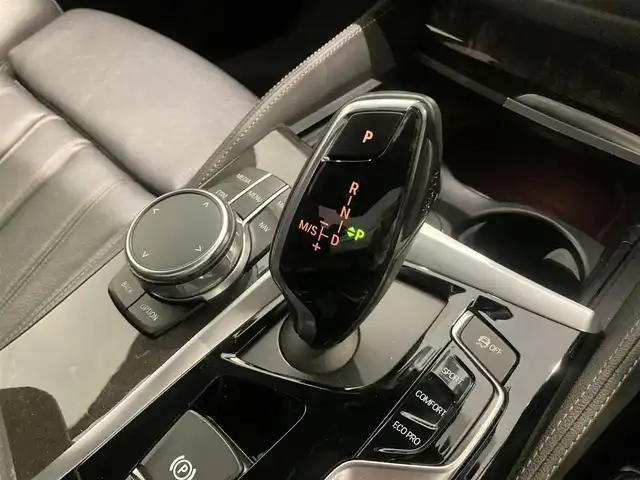 ＢＭＷ ５２３ｉ Mスポーツ 熊本県 2018(平30)年 3.4万km メディテラニアンブルー ・スマートキー/・プッシュスタート/・注意喚起アシスタント/・インテリジェントセーフティ/・PDC自動起動/・アクティブPDC緊急ブレーキ/・パーキングアシスト/・オートハイビーム/・クルーズコントロール(追従式)/・純正HDDナビ/　【DVD・Bluetooth・USB・AppleCarPlay】/・フルセグTV/・全方位カメラ/・ETC/・ドライブレコーダー(前方録画)/・パワートランク/・LEDヘッドランプ/・LEDフォグランプ/・純正マット/・保証書/取説