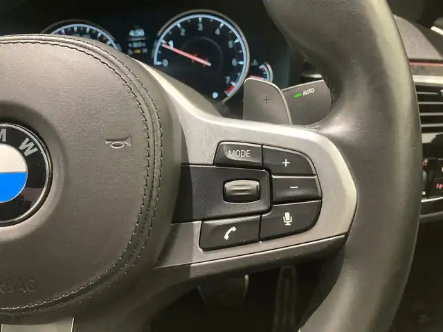 ＢＭＷ ５２３ｉ Mスポーツ 熊本県 2018(平30)年 3.4万km メディテラニアンブルー ・スマートキー/・プッシュスタート/・注意喚起アシスタント/・インテリジェントセーフティ/・PDC自動起動/・アクティブPDC緊急ブレーキ/・パーキングアシスト/・オートハイビーム/・クルーズコントロール(追従式)/・純正HDDナビ/　【DVD・Bluetooth・USB・AppleCarPlay】/・フルセグTV/・全方位カメラ/・ETC/・ドライブレコーダー(前方録画)/・パワートランク/・LEDヘッドランプ/・LEDフォグランプ/・純正マット/・保証書/取説