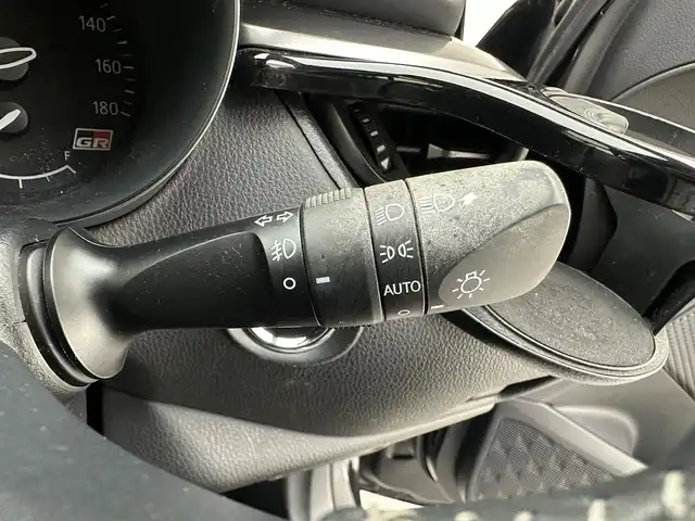 トヨタ Ｃ－ＨＲ S GRスポーツ 兵庫県 2020(令2)年 6万km ブラックマイカ 純正メモリナビ/（BT、Miracast、フルセグ）/純正DA/ミラー型前後ドライブレコーダー/バックカメラ/ACC/PCS/LDA/ビルトインETC/シートヒーター/LEDヘッドライト/LEDフォグランプ/ハーフレザー/オートハイビーム/純正フロアマット/バイザー