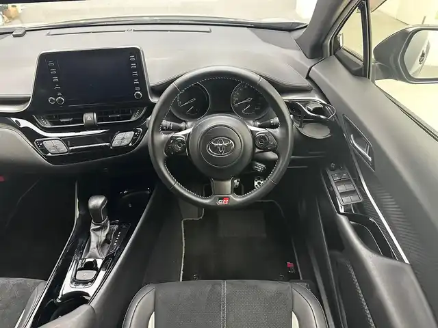 トヨタ Ｃ－ＨＲ S GRスポーツ 兵庫県 2020(令2)年 6万km ブラックマイカ 純正メモリナビ/（BT、Miracast、フルセグ）/純正DA/ミラー型前後ドライブレコーダー/バックカメラ/ACC/PCS/LDA/ビルトインETC/シートヒーター/LEDヘッドライト/LEDフォグランプ/ハーフレザー/オートハイビーム/純正フロアマット/バイザー