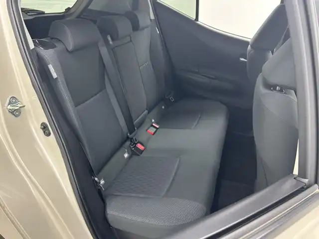 トヨタ アクア G 三重県 2022(令4)年 1万km クリアベージュメタリック 禁煙車/パノラミックビューモニター　/ＢＳＭ　/純正８型ＤＡ　/AM/FM/BT/USB/スマホ連動/ステアリングヒーター　/シートヒーター　/クリアランスソナー　/レーダークルーズコントロール　/ＡＣ１００Ｖ電源　/トヨタセーフティセンス/ステアリングリモコン/純正LEDライト/取説・保証書