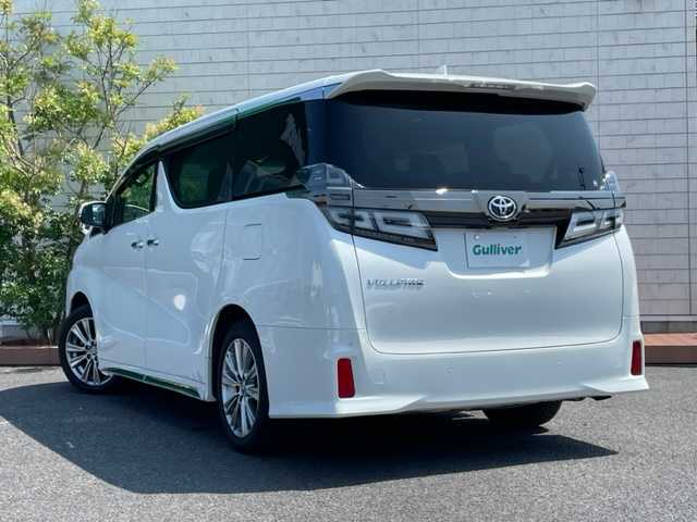 トヨタ ヴェルファイア ゴールデンアイズⅡ 茨城県 2022(令4)年 2.7万km ホワイトパールクリスタルシャイン 純正ＳＤナビ　/（BT/AM/FM）/フルセグTV/バックカメラ　/両側パワースライドドア/ＥＴＣ　/クルーズコントロール　/オットマン　/電動リアゲート　/ウォークスルー　/コーナーセンサー前後　/レーンキープアシスト　/オートマチックハイビーム　/ＬＥＤヘッドライト /プッシュスタート/純正フロアマット /純正アルミホイール/nanoe