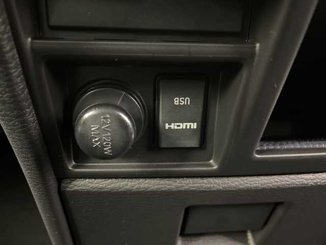 三菱 デリカＤ：５ シャモニー 道央・札幌 2025(令7)年 0.1千km 白Ⅱ ・CHAMONIX (8人)　4WD・/　e-Assist　/寒冷地仕様/・オリジナルナビ取付パッケージ/・マルチアラウンドモニタ-/・＋リアモニター取付パッケージ(25300円)　/・D:5専用11型ナビゲーション(322300円)/・アルパイン　ナビ/フルセグTV/・DVD/CD再生機能　Bluetooth接続/・Apple CarPlay　Android Auto対応/・12.8型後席用モニター(143550円)/・衝突被害軽減ブレーキシステム/・レーダークルーズコントロールシステム/・オートマチックハイビーム/LEDライト/・エレクトリックテールゲート/両側パワースライドドア/・ハーフレザーシート/・運転席パワーシート/前席シートヒーター/・パドルシフト/ウインカーミラー/・純正18インチアルミホイル/・サイド/カーテンエアバッグ/・スマートキー/スペアーキー