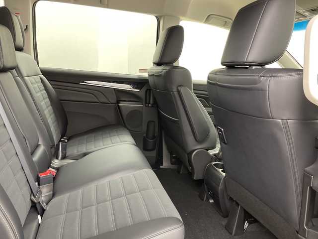 三菱 デリカＤ：５ シャモニー 道央・札幌 2025(令7)年 0.1千km 白Ⅱ ・CHAMONIX (8人)　4WD・/　e-Assist　/寒冷地仕様/・オリジナルナビ取付パッケージ/・マルチアラウンドモニタ-/・＋リアモニター取付パッケージ(25300円)　/・D:5専用11型ナビゲーション(322300円)/・アルパイン　ナビ/フルセグTV/・DVD/CD再生機能　Bluetooth接続/・Apple CarPlay　Android Auto対応/・12.8型後席用モニター(143550円)/・衝突被害軽減ブレーキシステム/・レーダークルーズコントロールシステム/・オートマチックハイビーム/LEDライト/・エレクトリックテールゲート/両側パワースライドドア/・ハーフレザーシート/・運転席パワーシート/前席シートヒーター/・パドルシフト/ウインカーミラー/・純正18インチアルミホイル/・サイド/カーテンエアバッグ/・スマートキー/スペアーキー