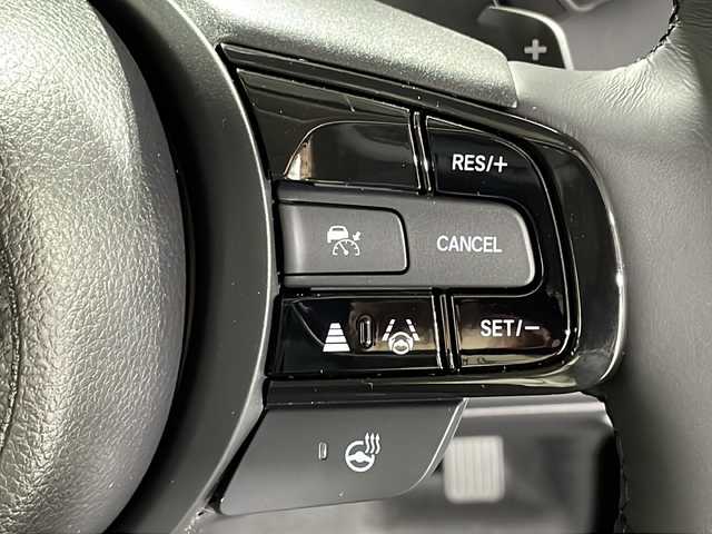 ホンダ ヴェゼル ハイブリッド e:HEV Z 広島県 2025(令7)年 0.1千km クリスタルブラックパール 登録済未使用車（5km）/9型Honda CONNECTディスプレイ/パワーテールゲート/ハーフレザーシート/シートヒーター/ステアリングヒーター/ホンダセンシング/・衝突軽減ブレーキ/・誤発進抑制機能/・レーンキープアシスト/・パーキングセンサー/・アダプティブクルーズコントロール/・アダプティブドライビングビーム/・ブラインドスポットインフォメーション/バックカメラ/減速セレクター/ヒルディセントコントロール/電動パーキングブレーキ/オートブレーキホールド/LEDヘッドランプ/オートライト/ETC2.0/ワイヤレス充電/USB入力端子